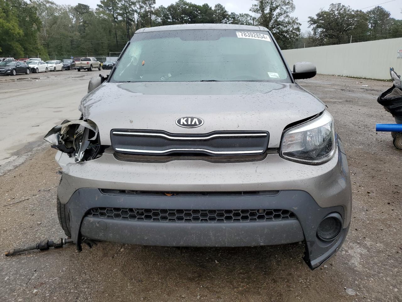 VIN KNDJN2A29J7540327 2018 KIA SOUL no.5