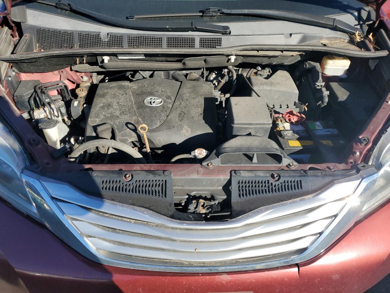 2017 Toyota Sienna - Image 12