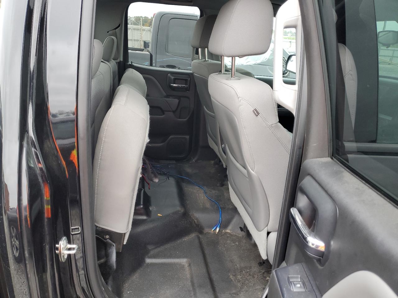 2015 Chevrolet Silverado - Image 10