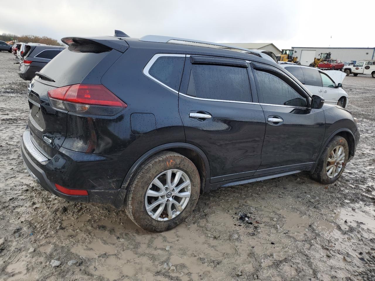 2020 Nissan Rogue - Image 3