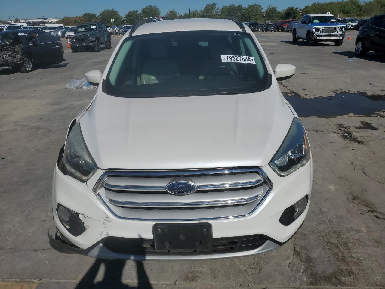 VIN 1FMCU0HD3JUA09256 2018 FORD ESCAPE no.5