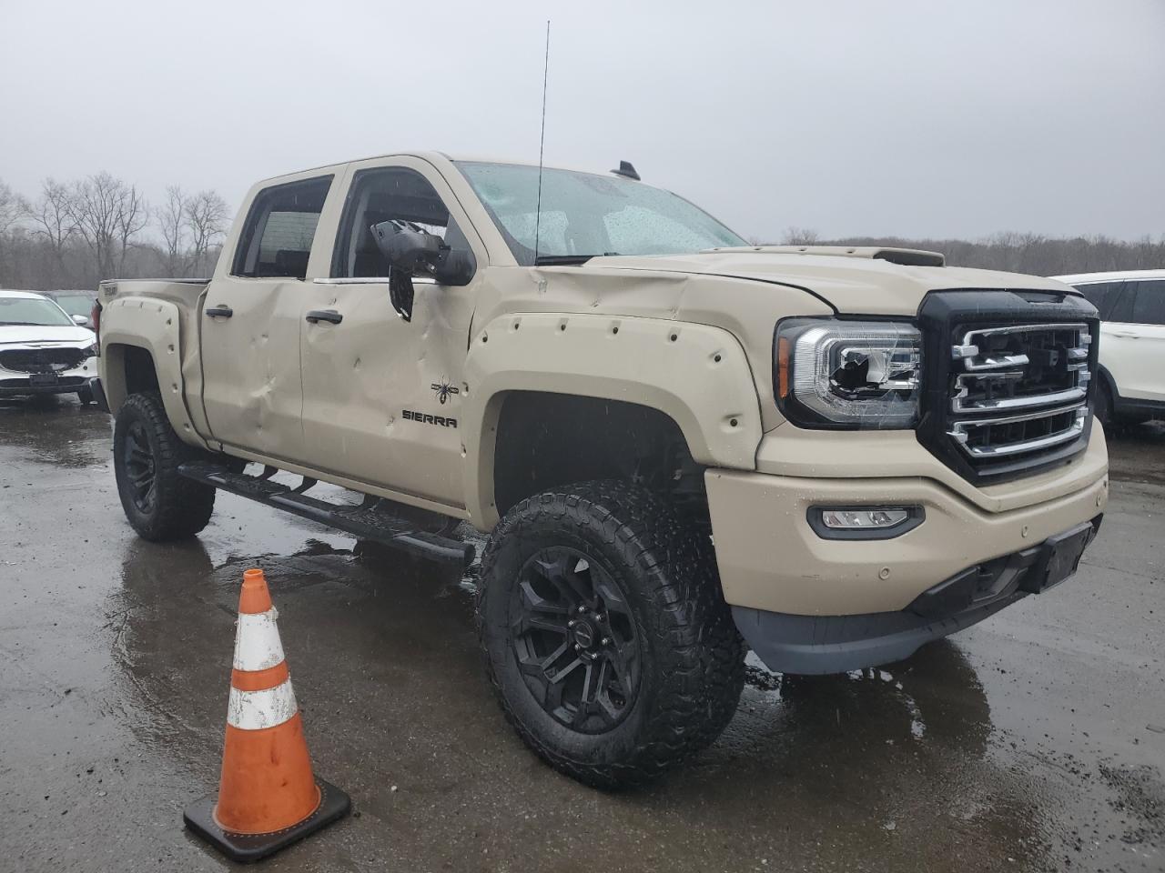 2018 GMC Sierra - Image 4