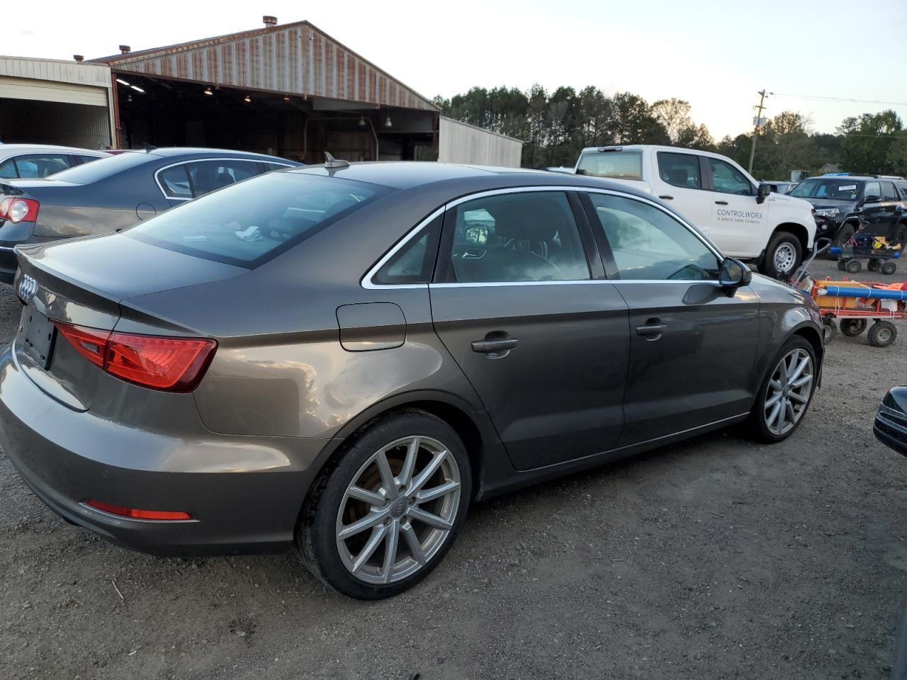 VIN WAUACGFF8F1044151 2015 AUDI A3 no.3