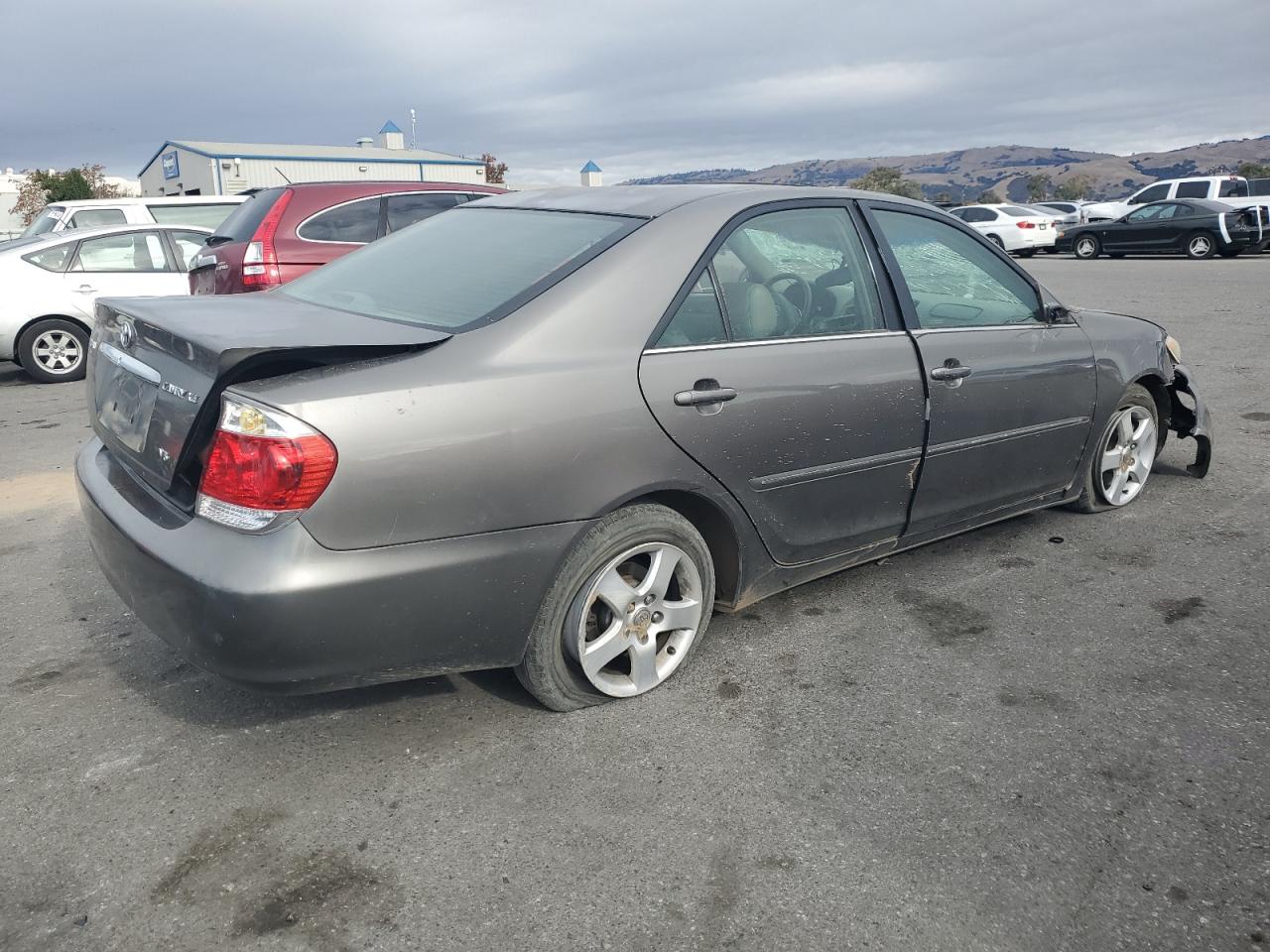 2005 Toyota Camry - Image 3
