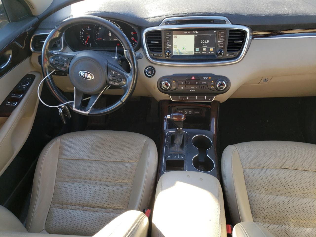 2016 Kia Sorento - Image 8