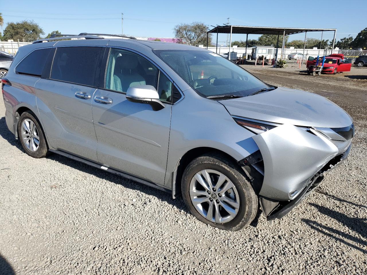 VIN 5TDZRKEC2NS099310 2022 TOYOTA SIENNA no.4