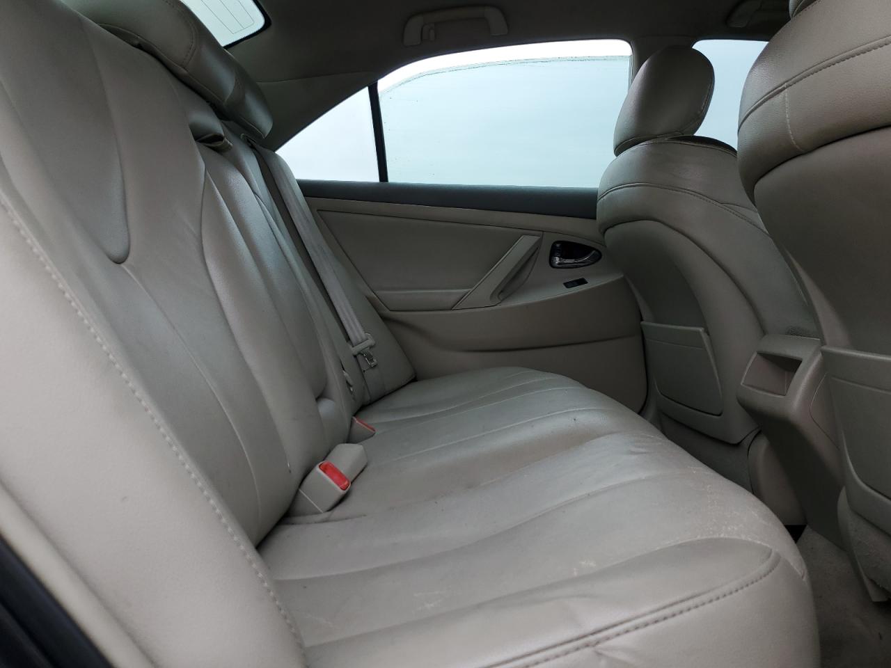 2009 Toyota Camry - Image 10