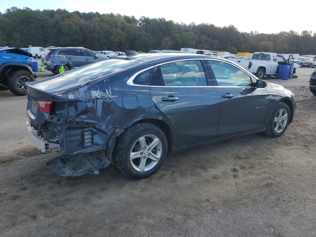 2019 Chevrolet Malibu - Image 3