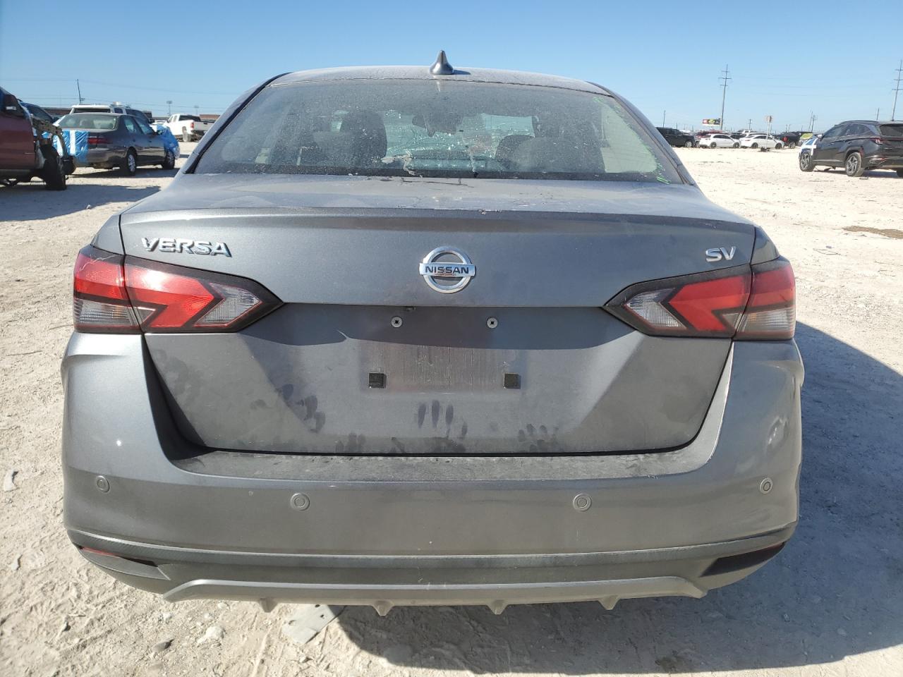 2021 Nissan Versa - Image 6