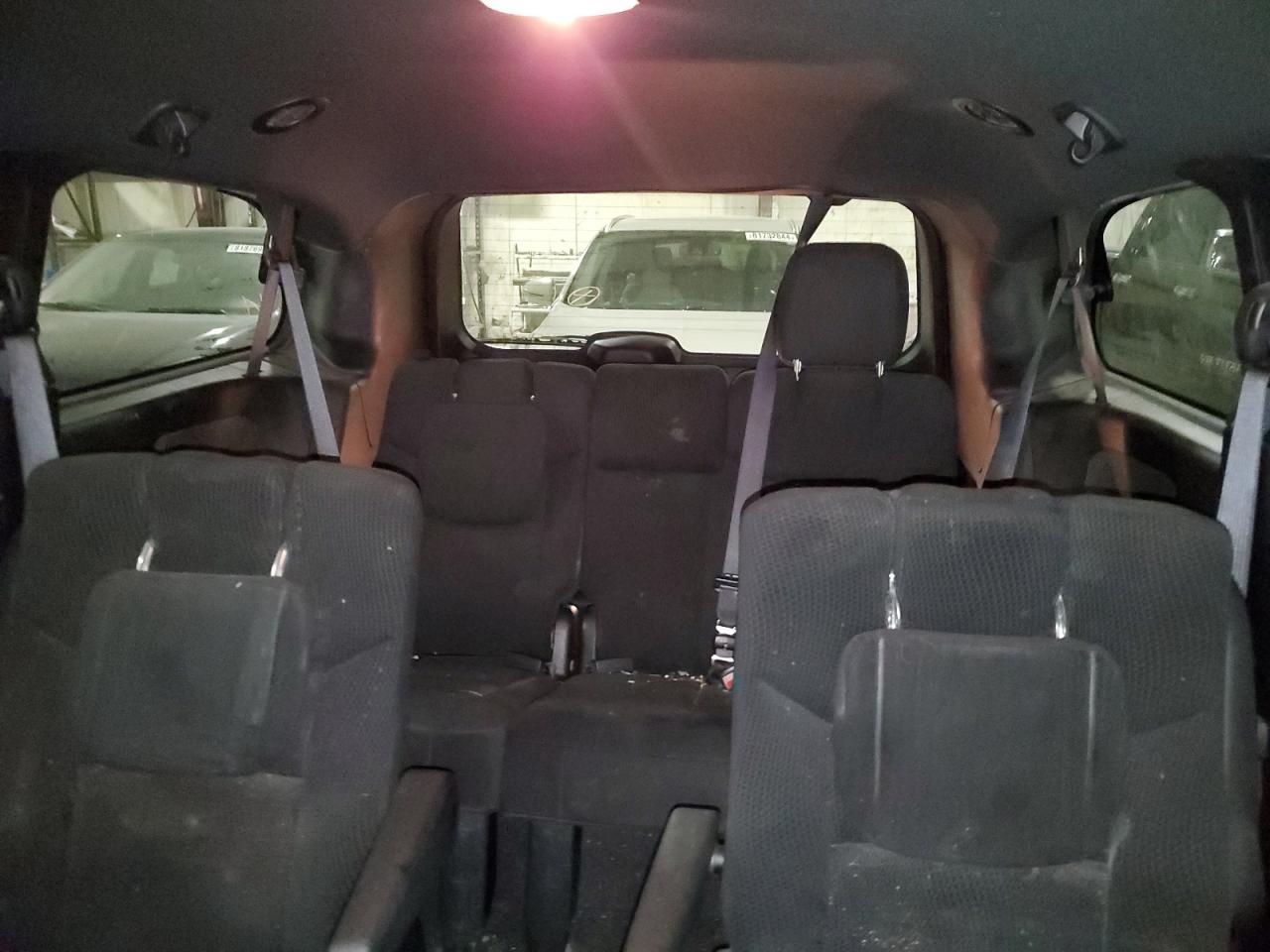 2017 Dodge Caravan - Image 10