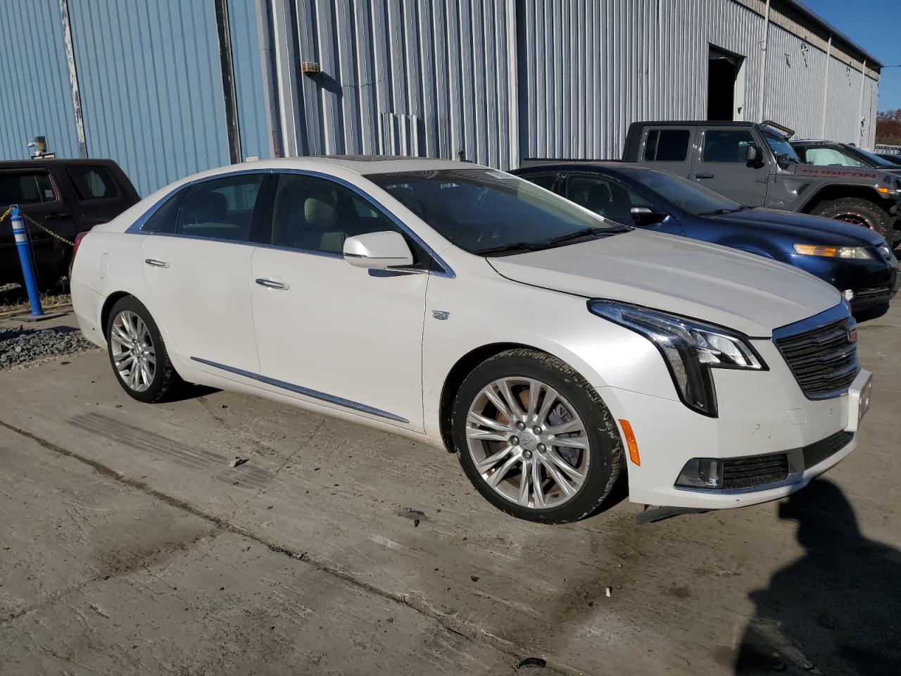 2018 Cadillac XTS - Image 4