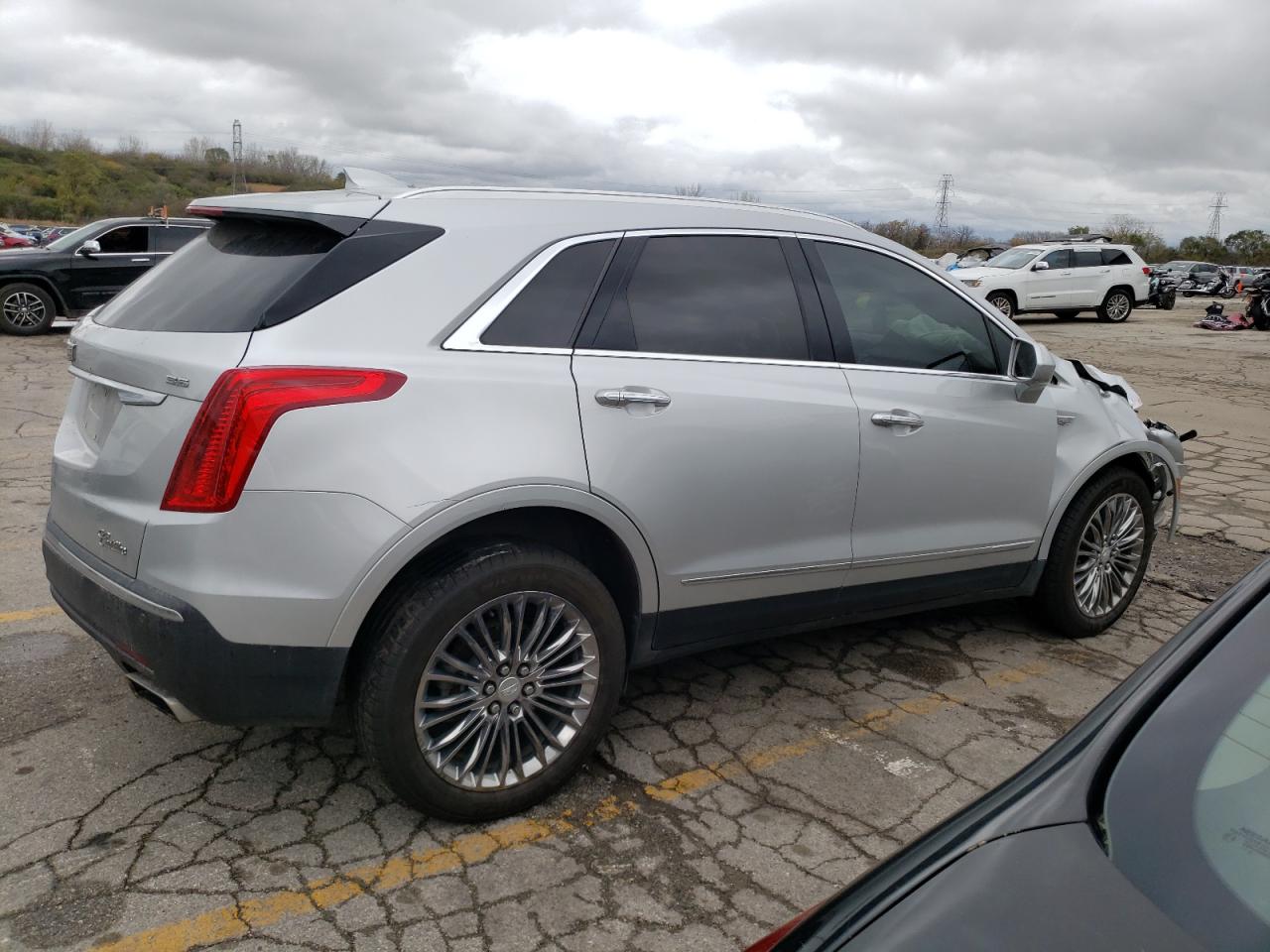 VIN 1GYKNARSXKZ214510 2019 CADILLAC XT5 no.3