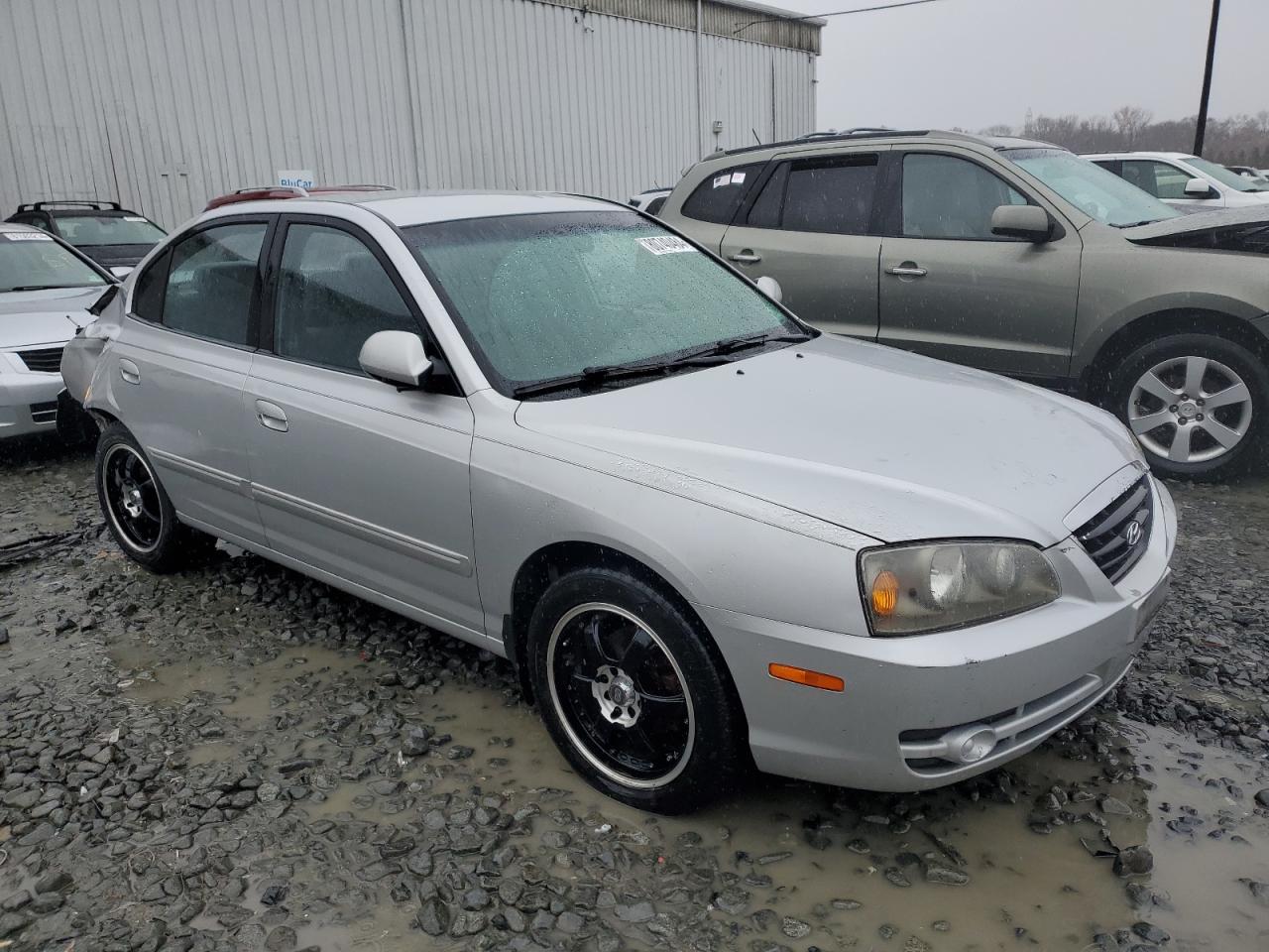 2004 Hyundai Elantra - Image 4