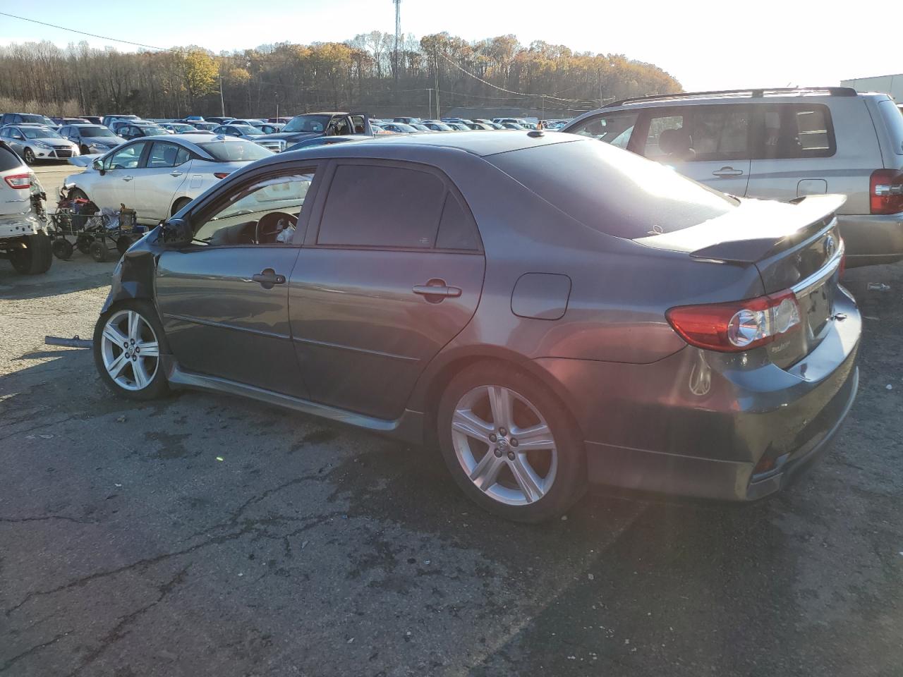 VIN 5YFBU4EE0DP097799 2013 TOYOTA COROLLA no.2