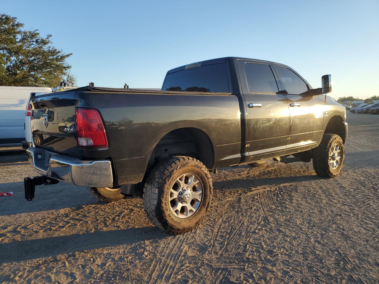 2018 Ram 2500 Slt VIN: 3C6UR5DL7JG215596 Lot: 79746464