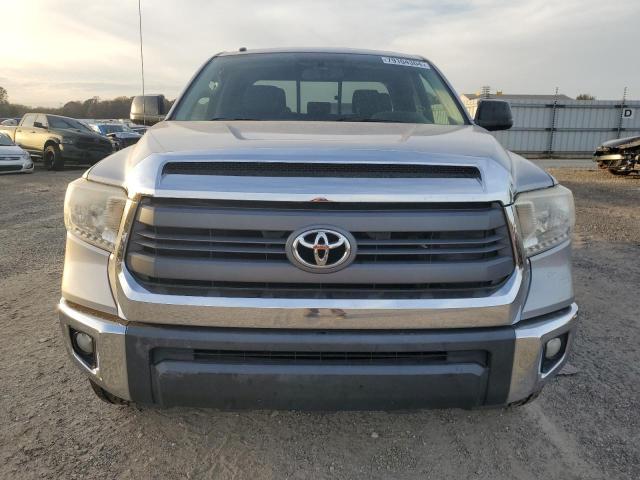  TOYOTA TUNDRA 2015 Серебристый