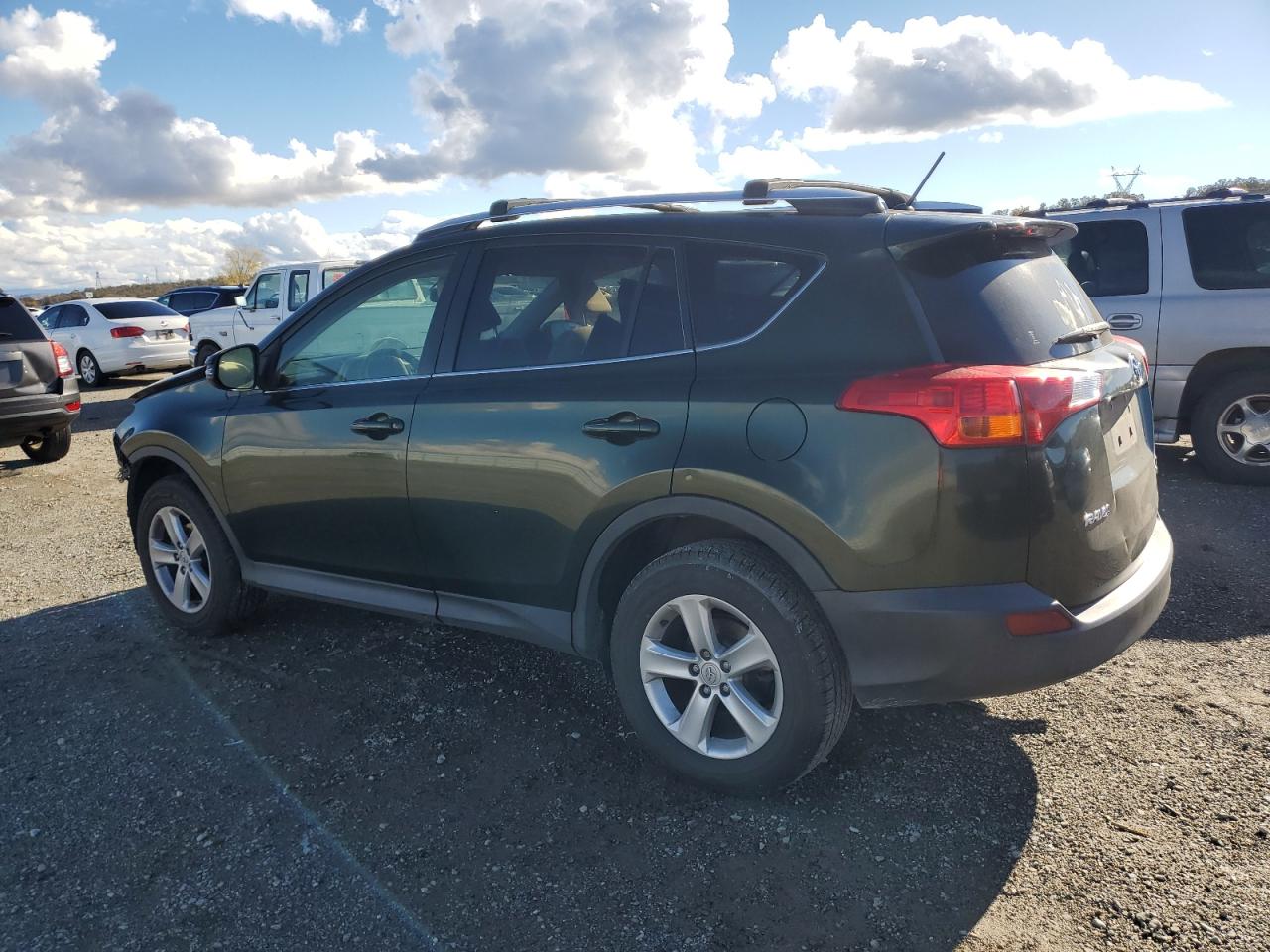 VIN JTMRFREVXDD012105 2013 TOYOTA RAV4 no.2