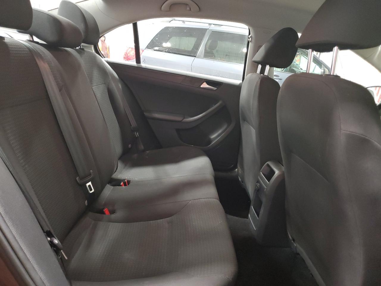 2016 Volkswagen Jetta - Image 10