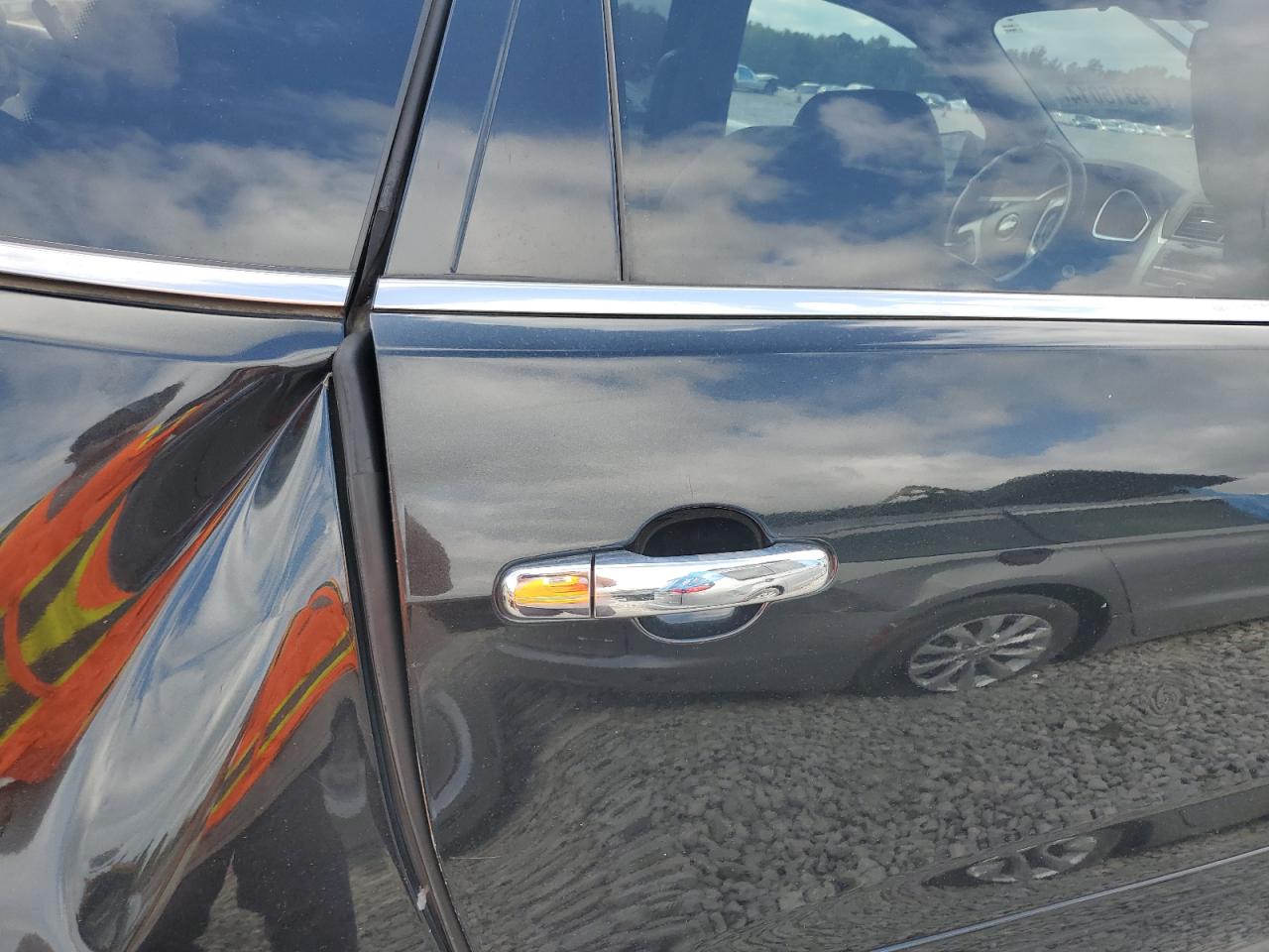 2010 Chevrolet Traverse - Image 11