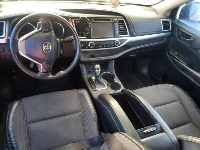  TOYOTA HIGHLANDER 2017 Серебристый