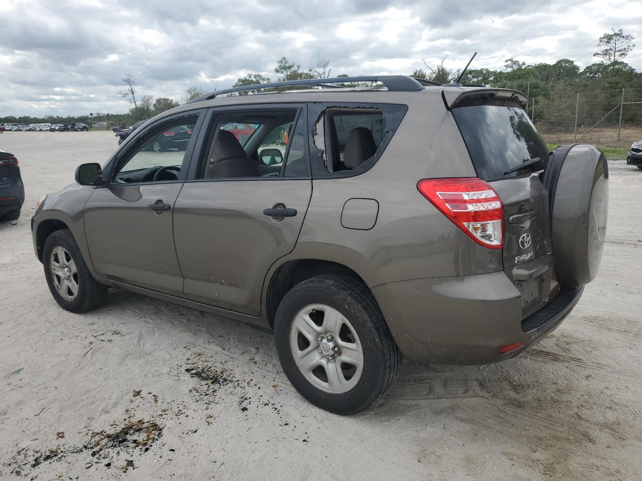 2012 Toyota RAV 4 - Image 2