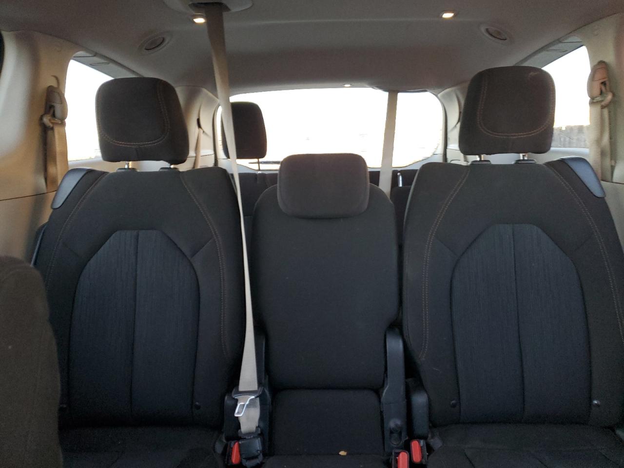 2020 Chrysler Pacifica - Image 10