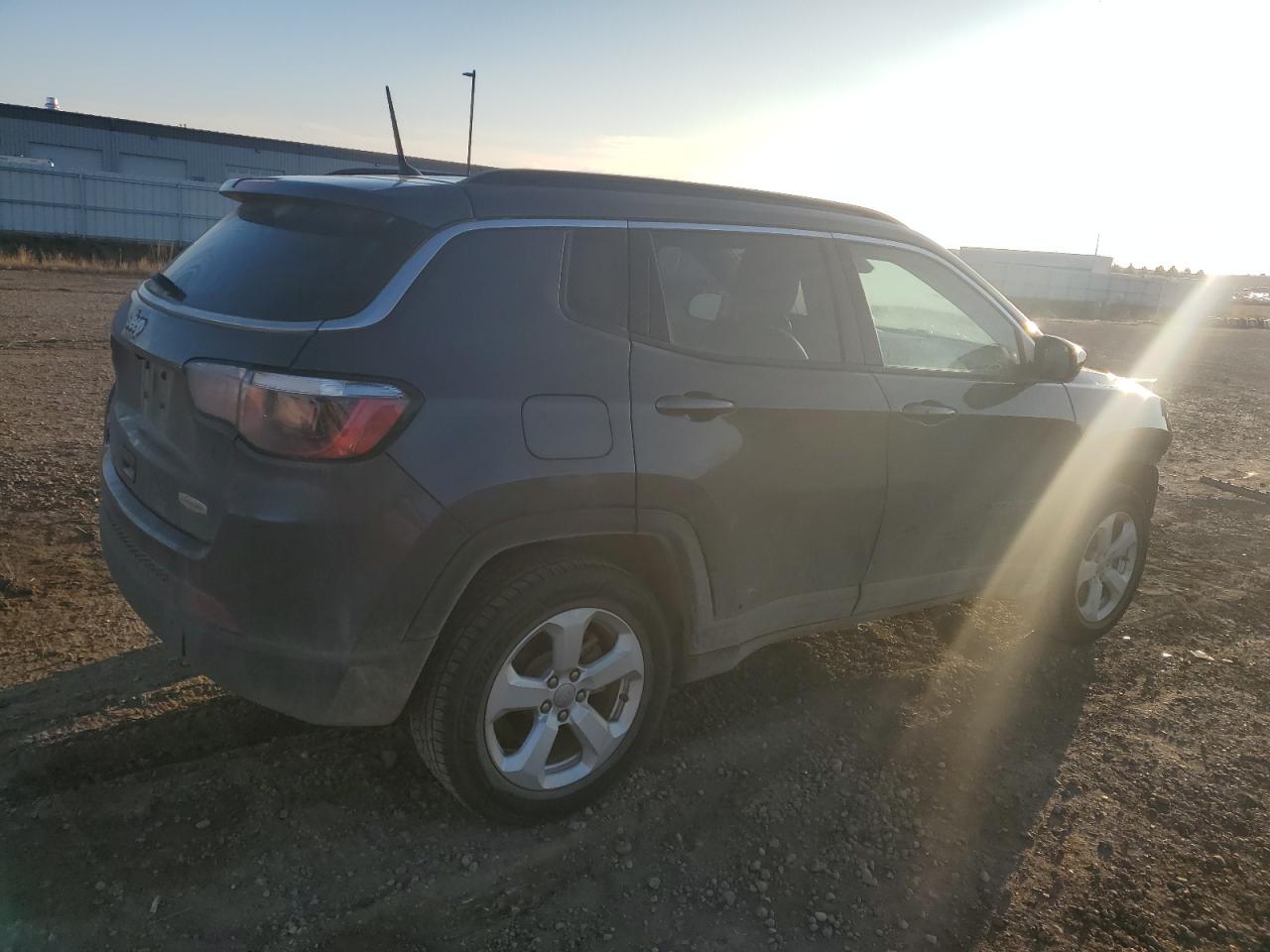 2017 Jeep Compass - Image 3