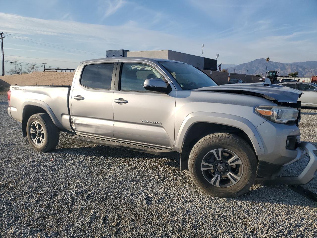 2016 Toyota Tacoma - Image 4