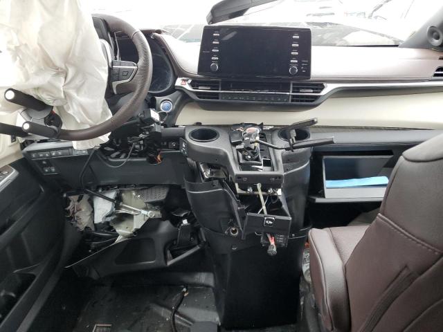  TOYOTA SIENNA 2023 Czarny