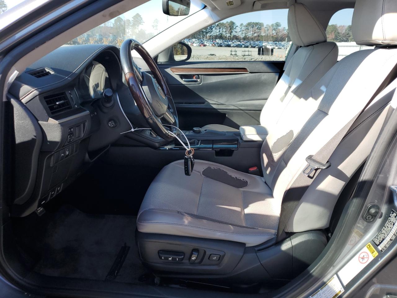 2016 Lexus ES - Image 7