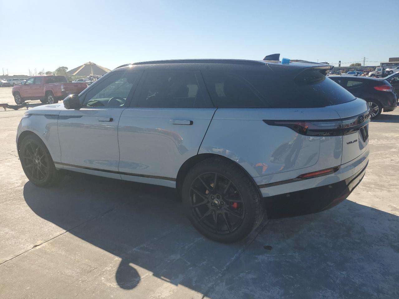 2024 Land Rover Range Rover - Image 2