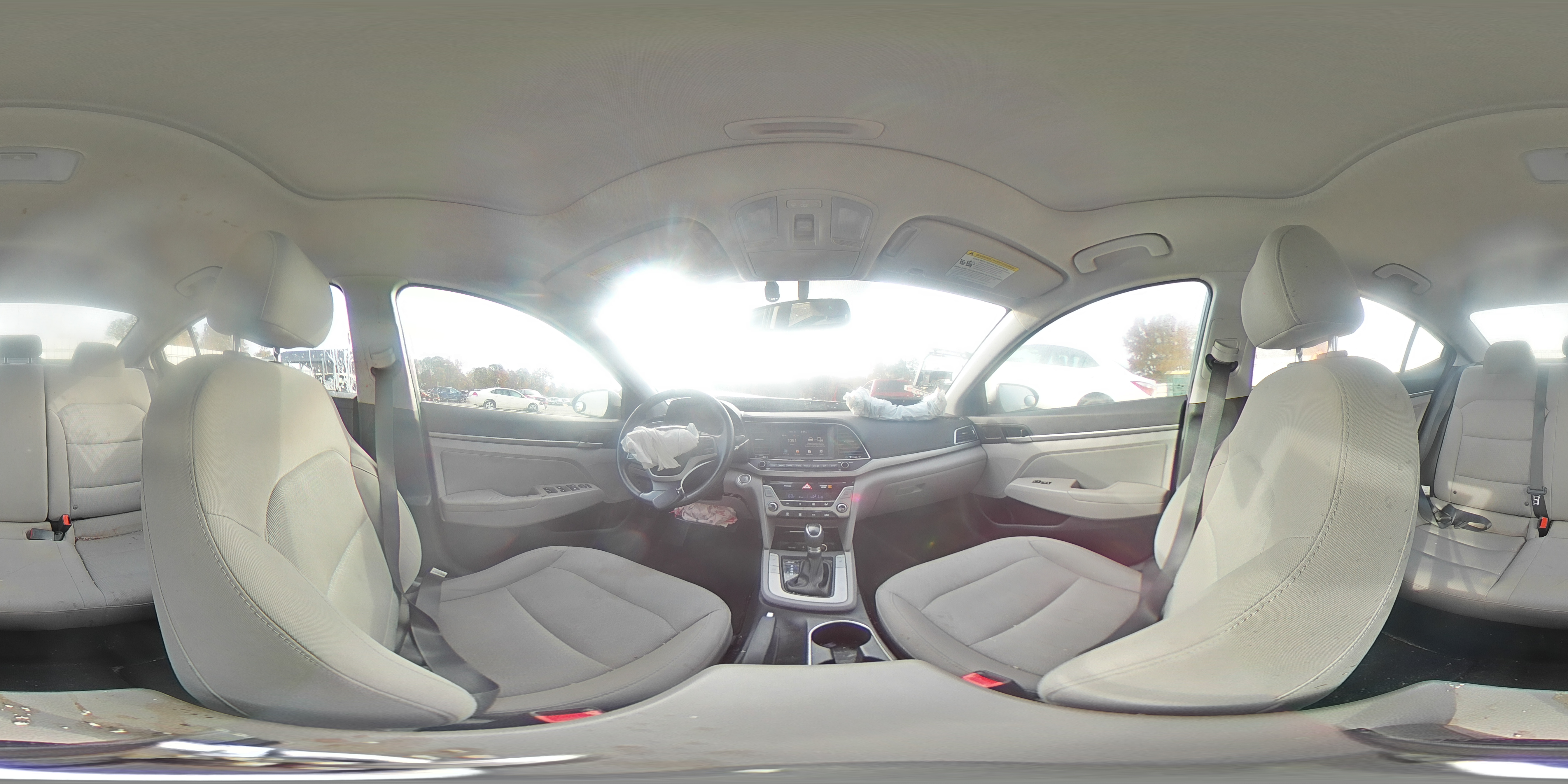 2018 Hyundai Elantra - Image 12