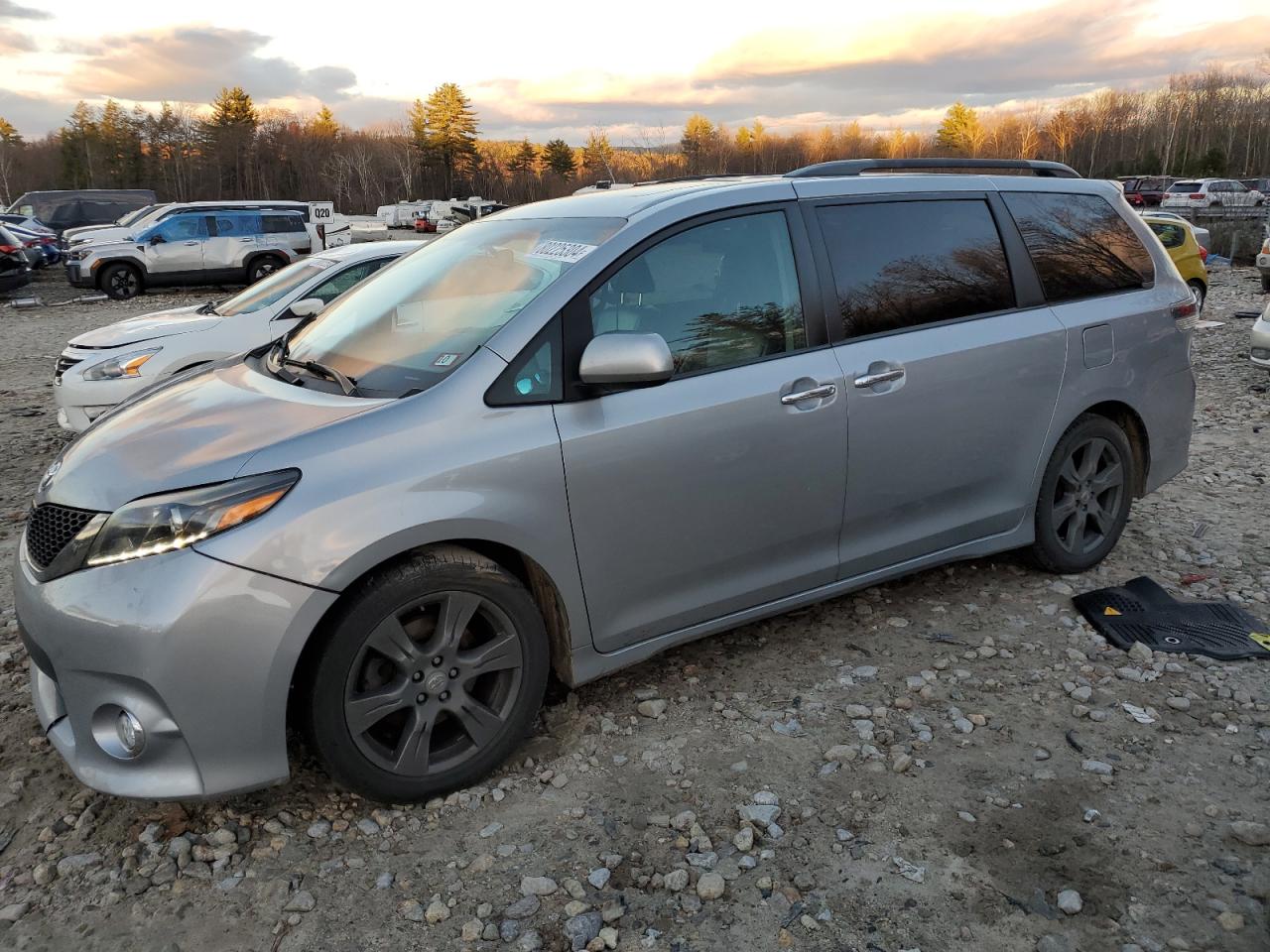 2017 Toyota Sienna - Image 1