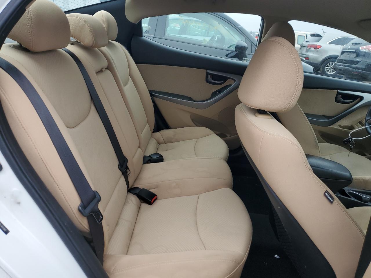 2013 Hyundai Elantra - Image 10