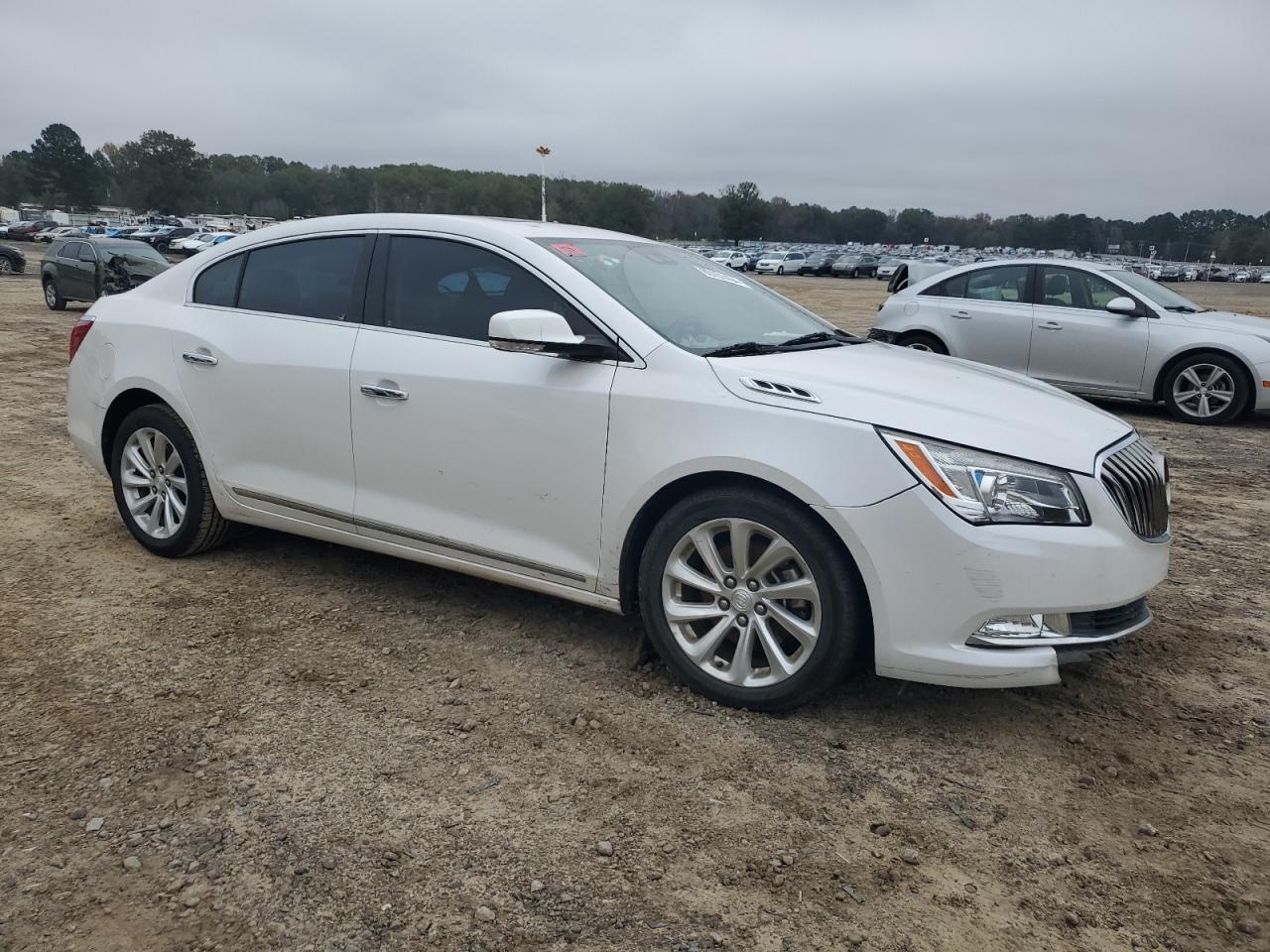 VIN 1G4GB5G39FF339721 2015 BUICK LACROSSE no.4