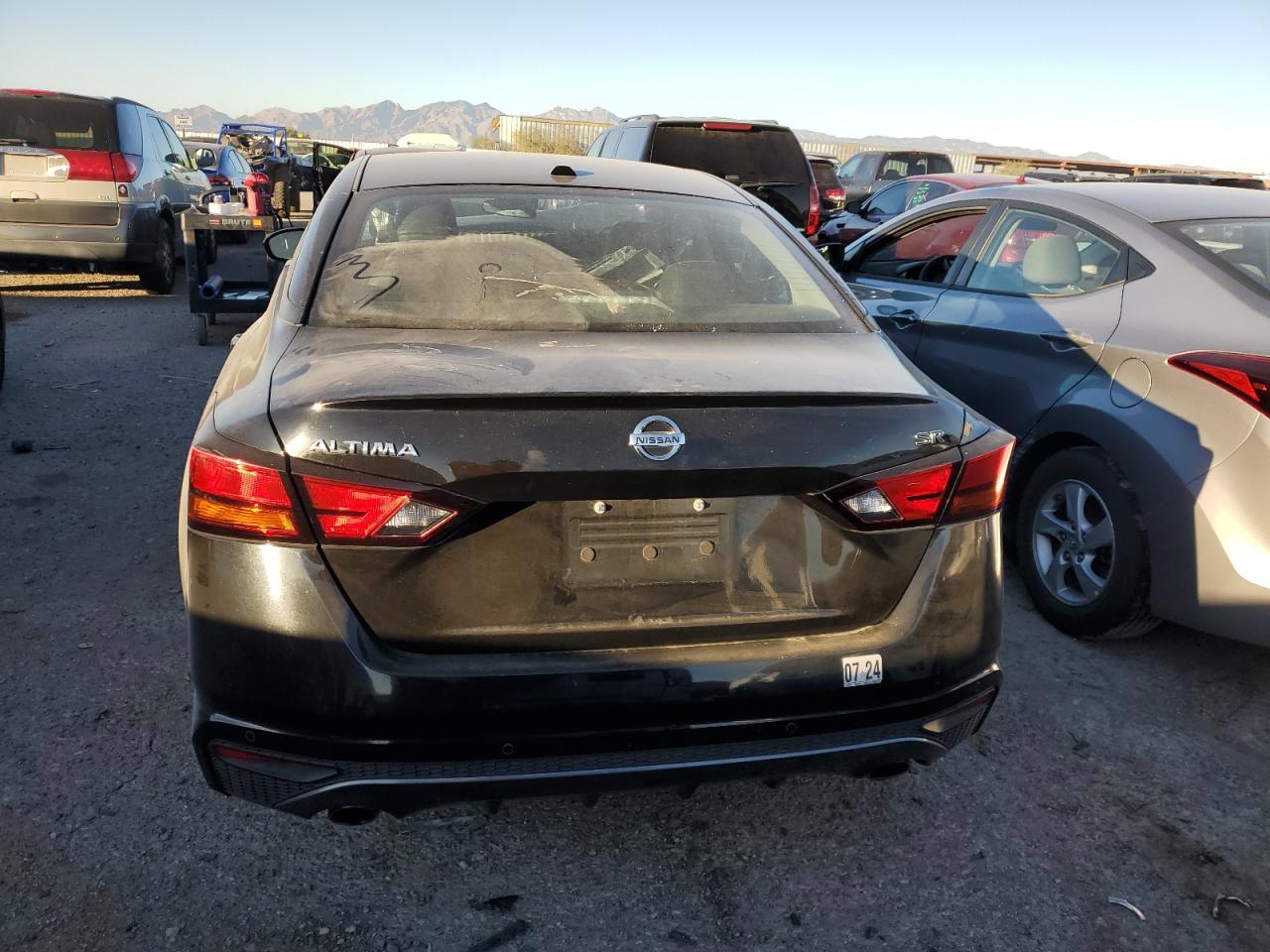 2021 Nissan Altima - Image 6