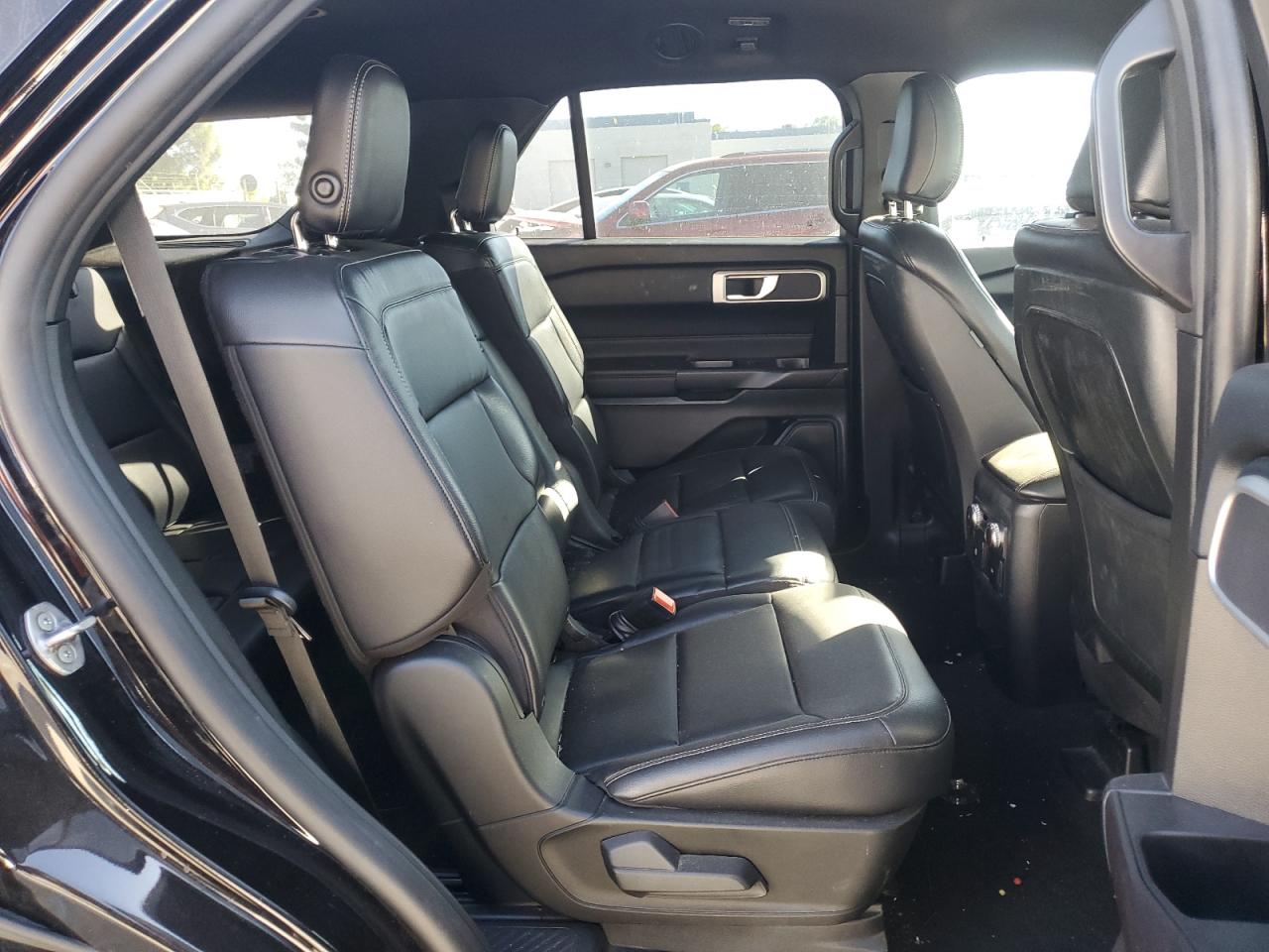 2020 Ford Explorer - Image 11