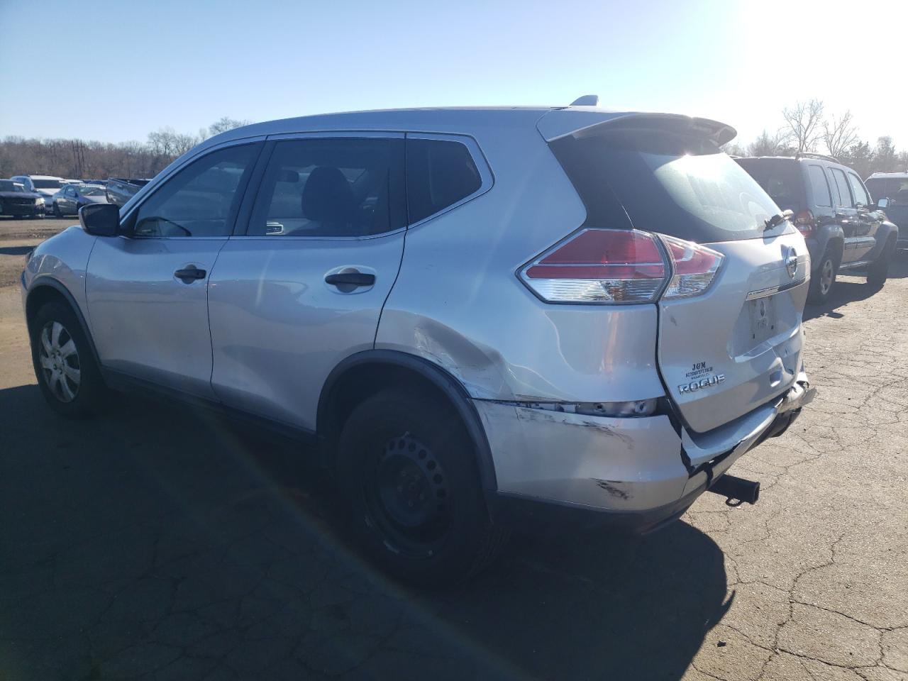 2016 Nissan Rogue - Image 2