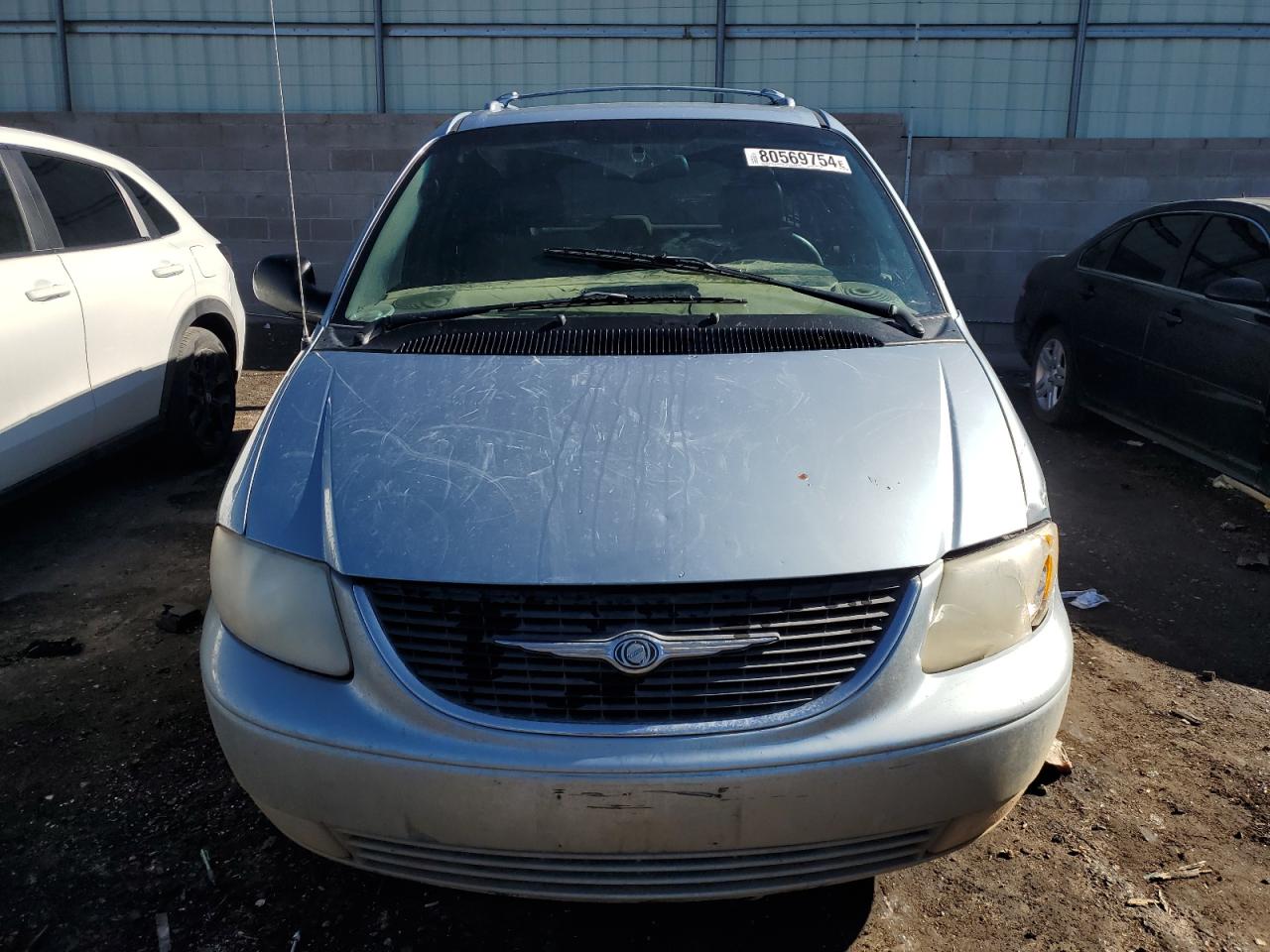 2003 Chrysler Town & Country - Image 5