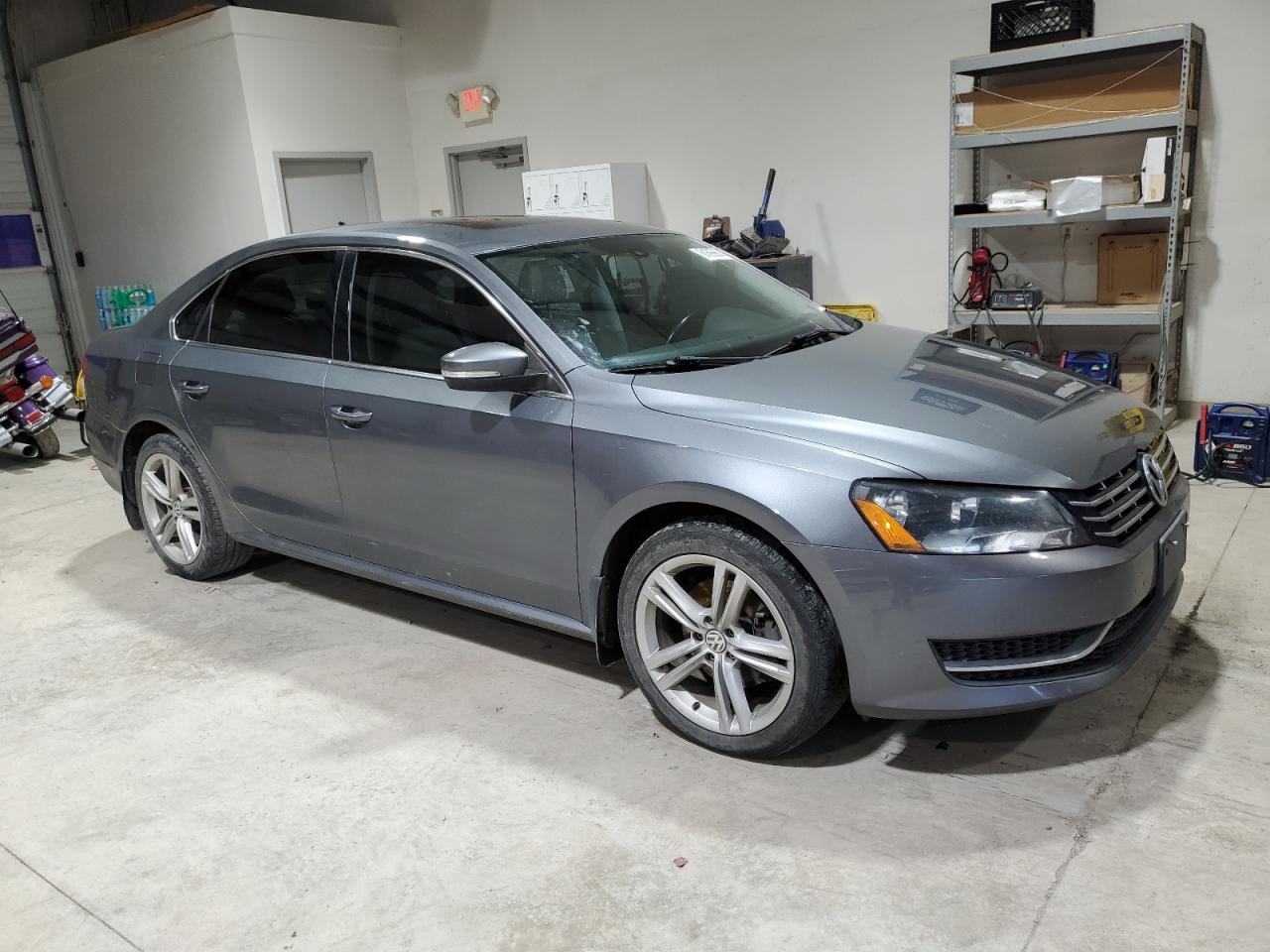 2014 Volkswagen Passat - Image 4
