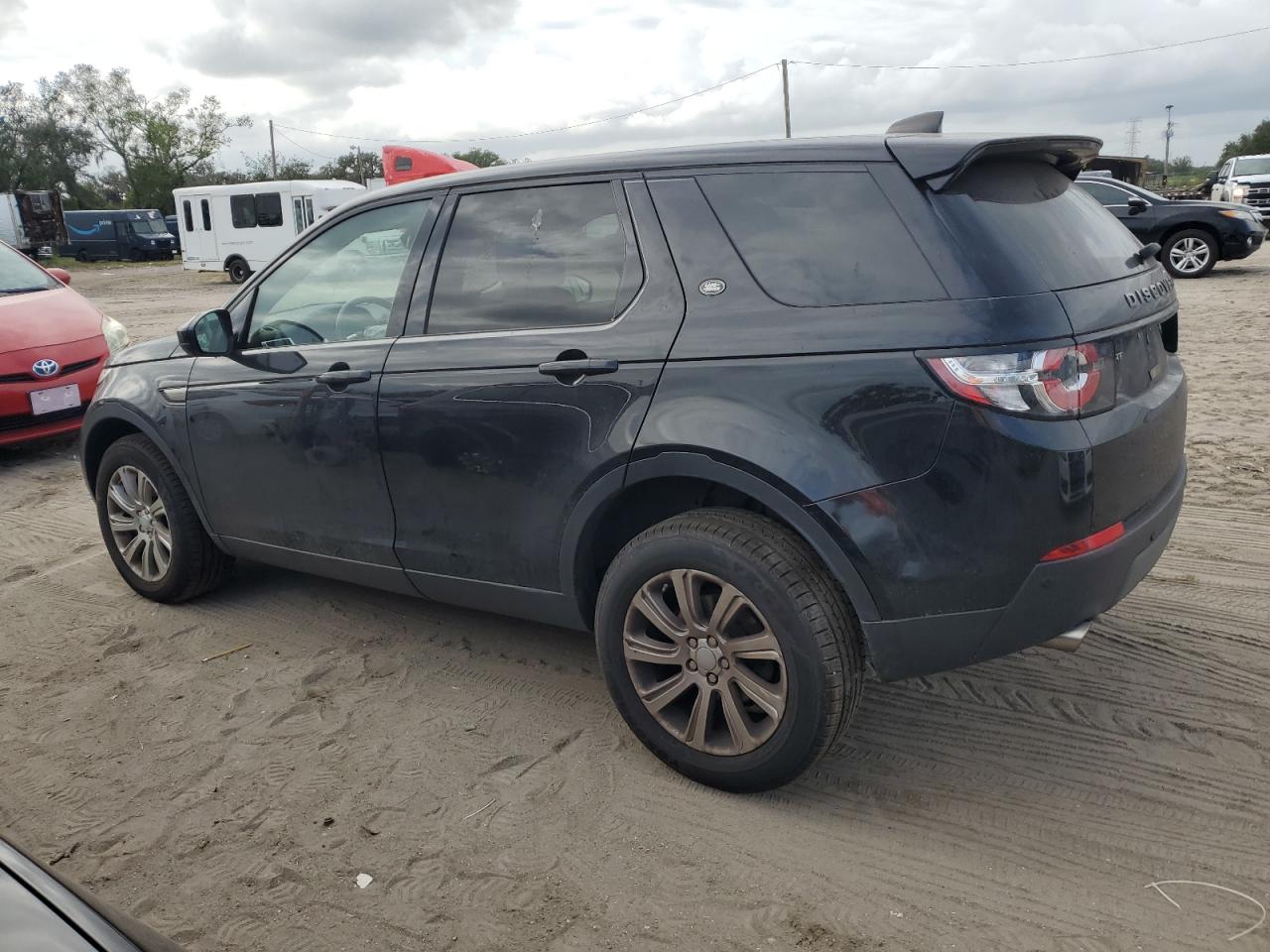 2019 Land Rover Discovery - Image 2