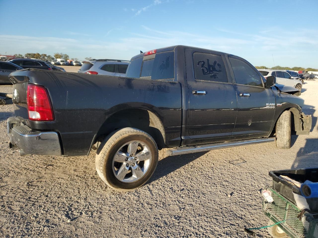 2016 RAM 1500 - Image 3