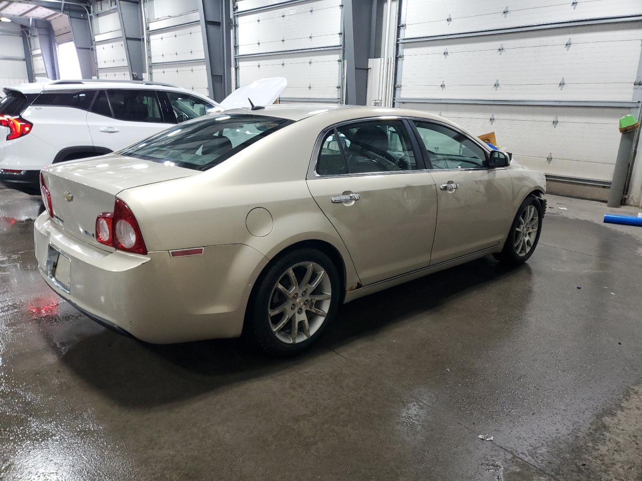 2010 Chevrolet Malibu - Image 3