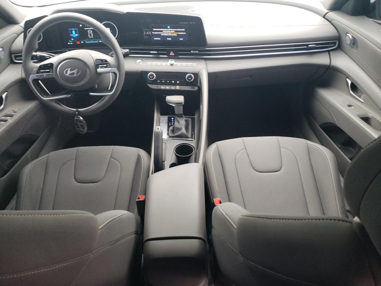 2024 Hyundai Elantra - Image 8