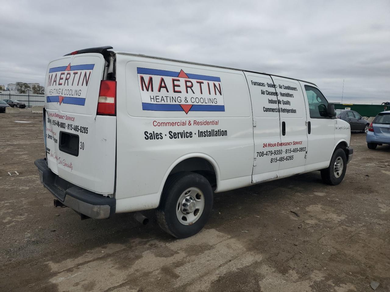 2014 Chevrolet Express - Image 3
