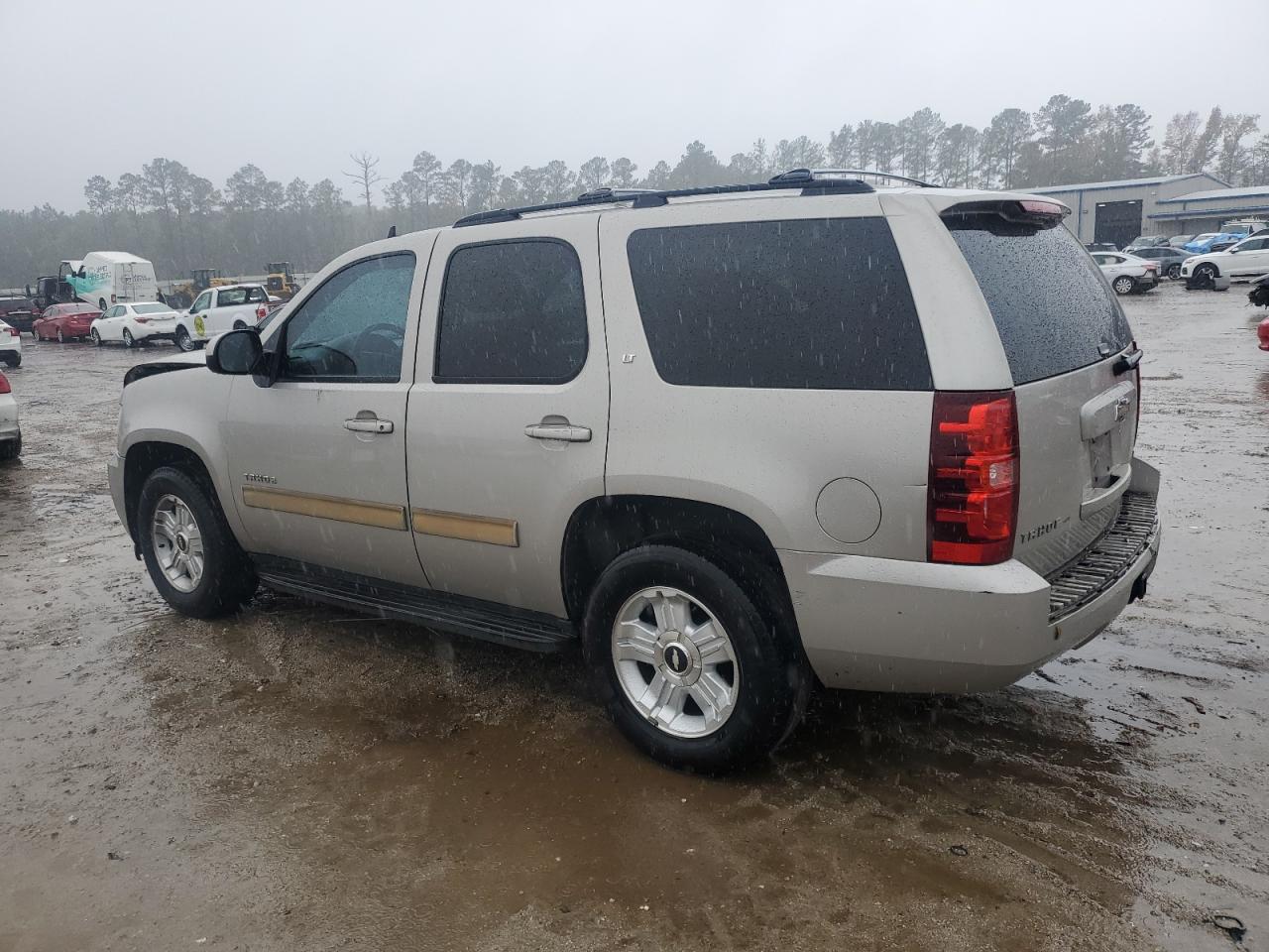 2009 Chevrolet Tahoe - Image 2