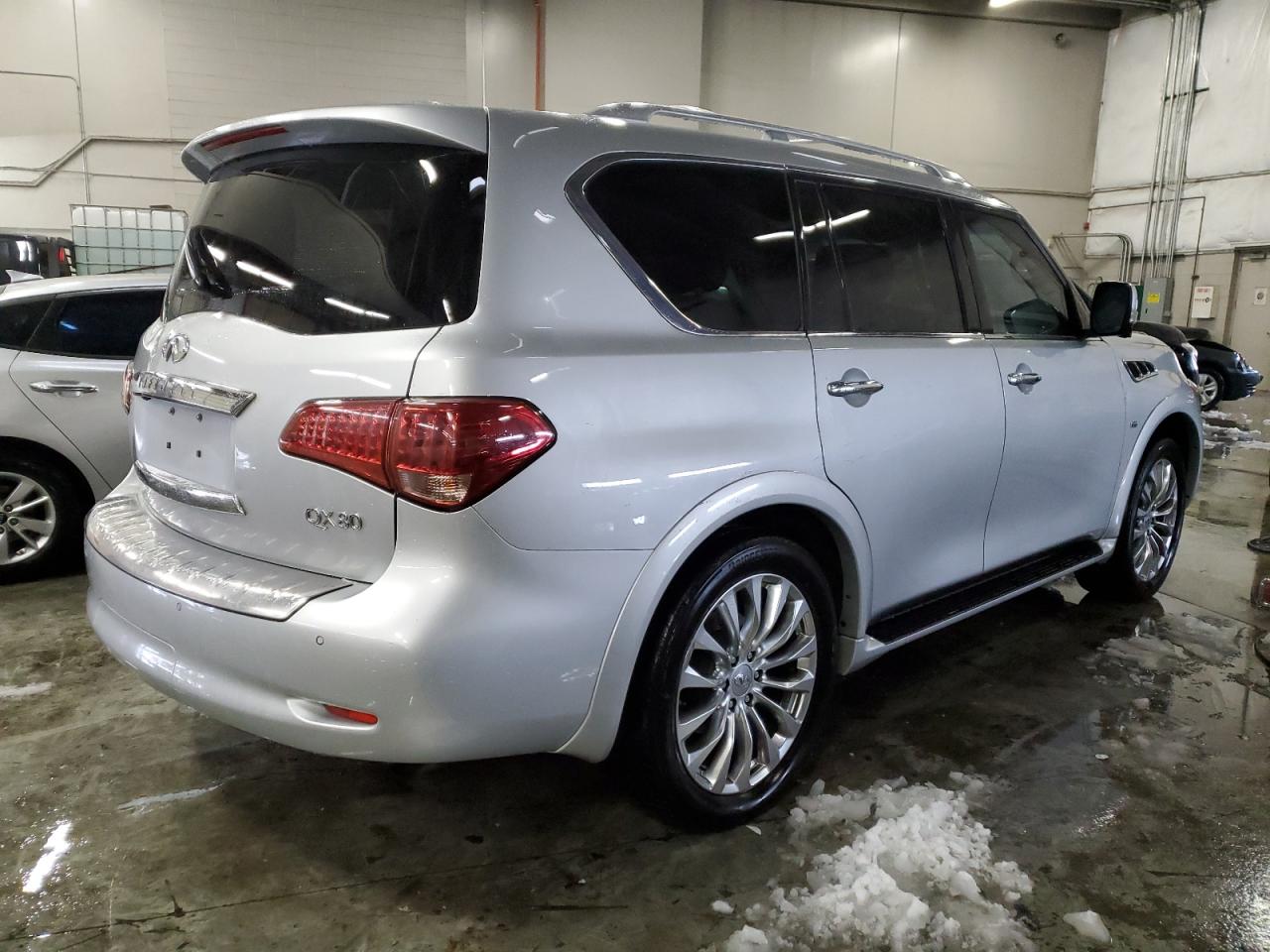 2017 Infiniti QX80 - Image 3