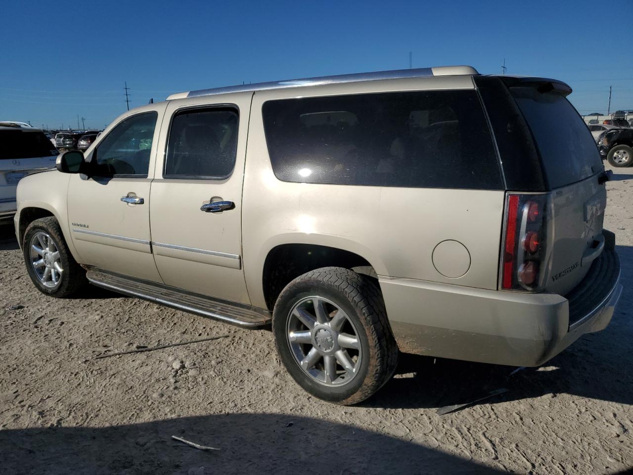 VIN 1GKS2MEFXDR275789 2013 GMC YUKON no.2