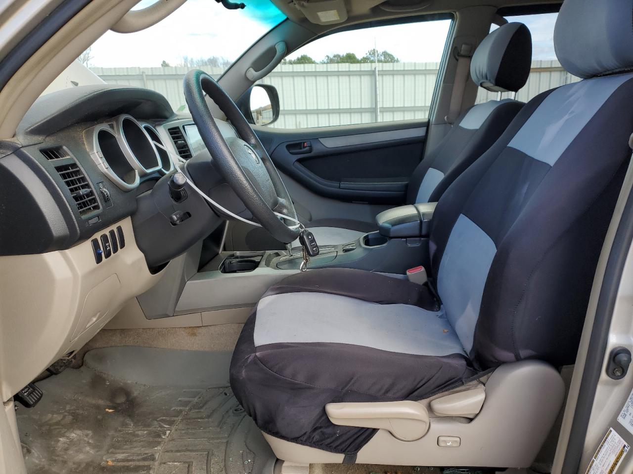 2004 Toyota 4Runner - Image 7