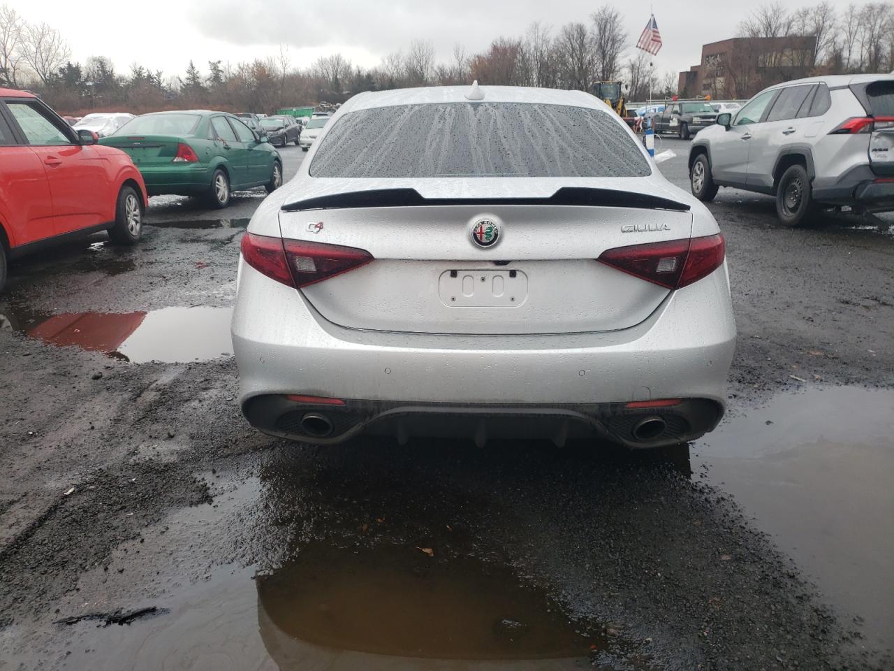 2017 Alfa Romeo Giulia - Image 6